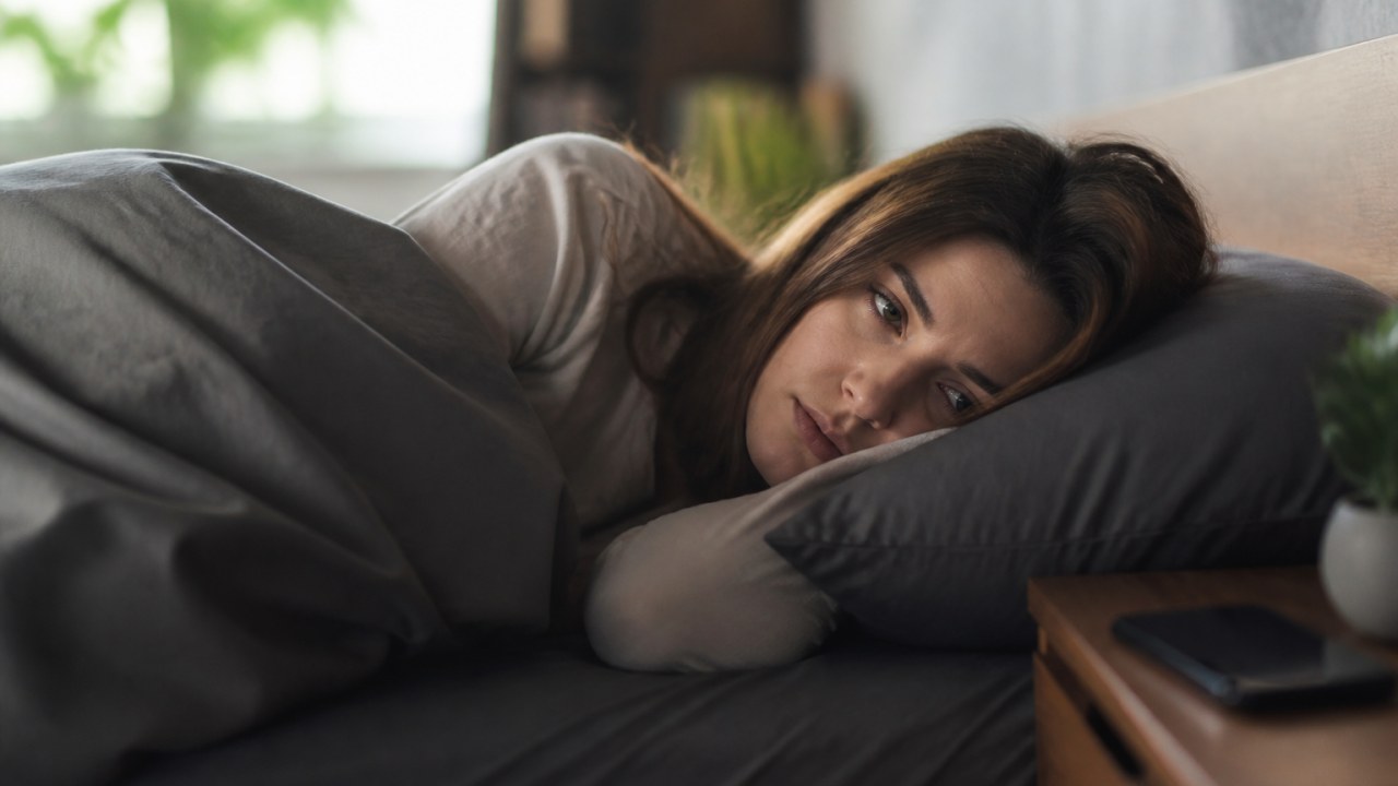 Por que eu me sinto ótima por dias e depois não consigo sair da cama?